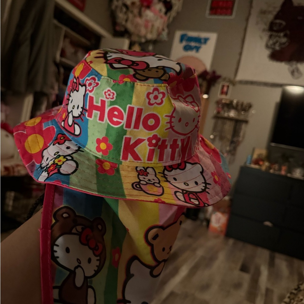 Hello kitty sun hat - Picture 3 of 5